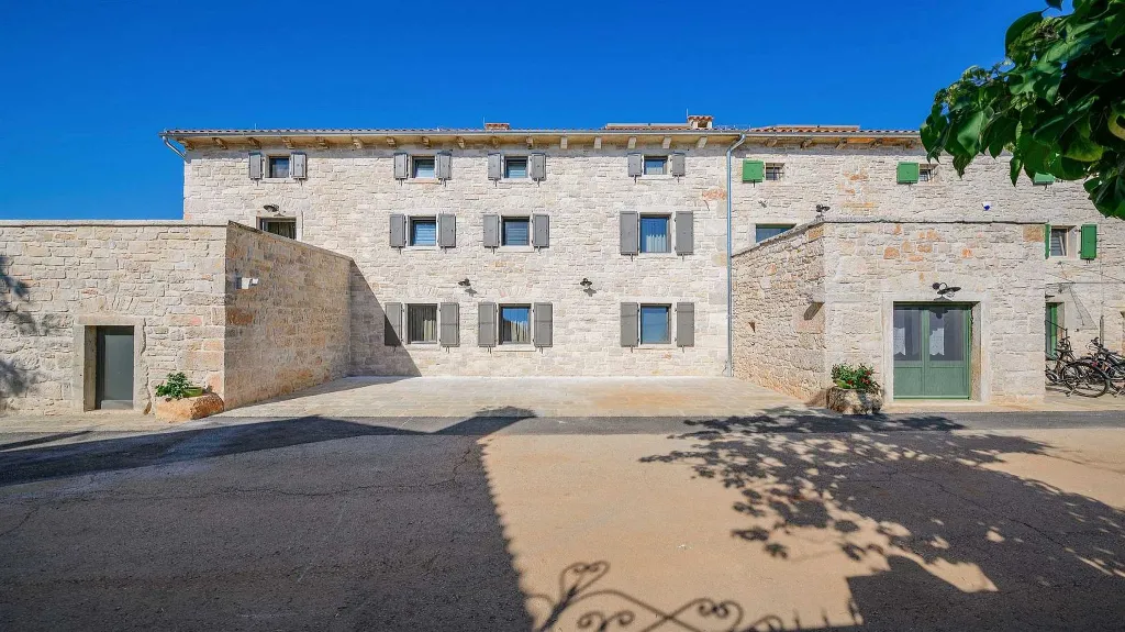 Renovated Istrian Villa for 6 in Višnjan