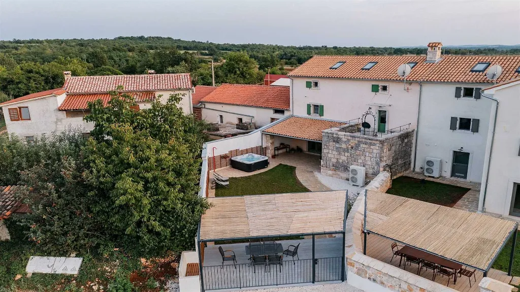 Renovated Istrian Villa for 6 in Višnjan