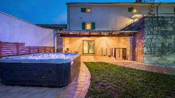 Renovated Istrian Villa for 6 in Višnjan