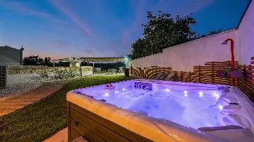 Renovated Istrian Villa for 6 in Višnjan