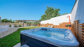 Renovated Istrian Villa for 6 in Višnjan
