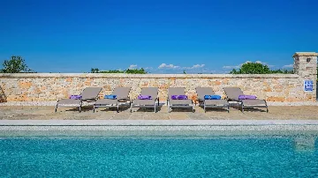 Renovated Villa in Višnjan for 8 Guests
