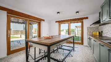 Renovated Villa in Višnjan for 8 Guests