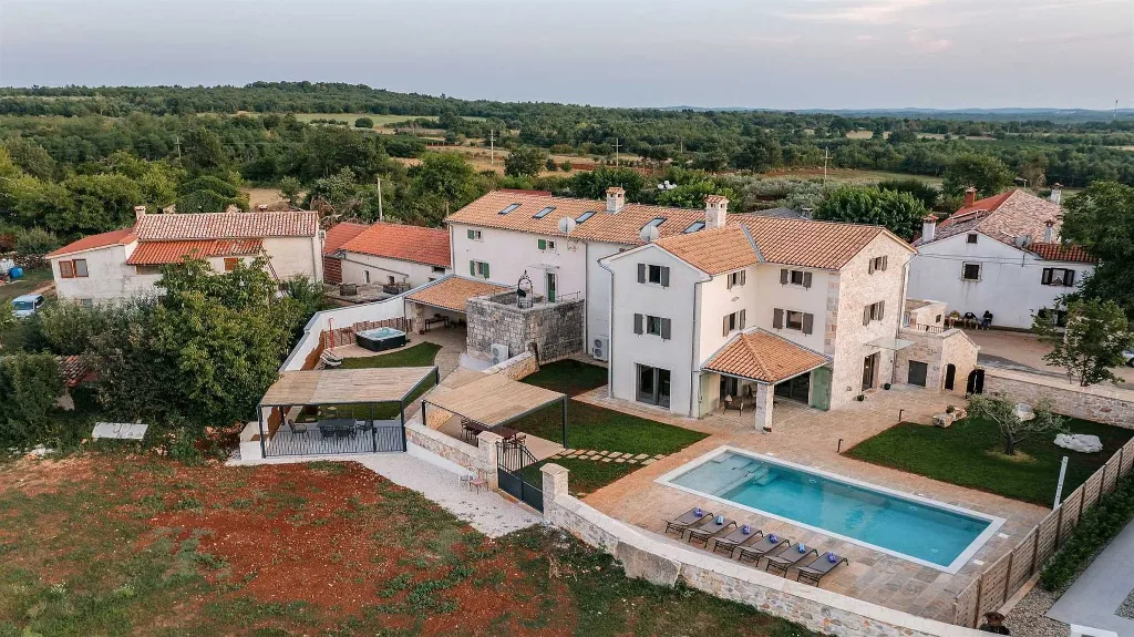 Renovated Villa in Višnjan for 8 Guests