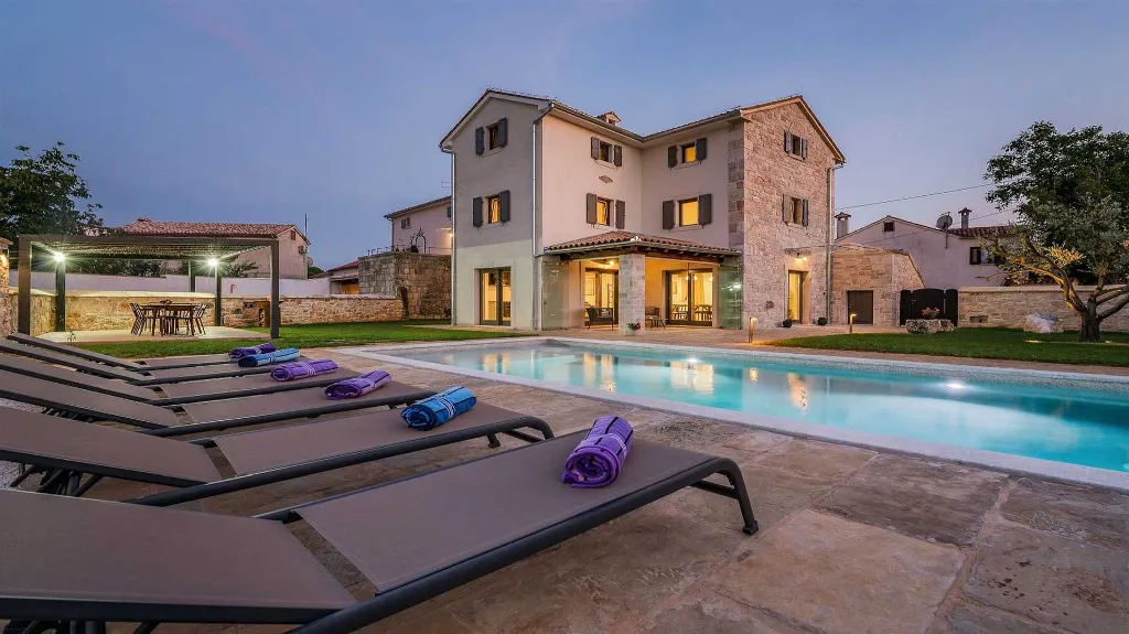 Renovated Villa in Višnjan for 8 Guests