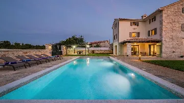 Renovated Villa in Višnjan for 8 Guests