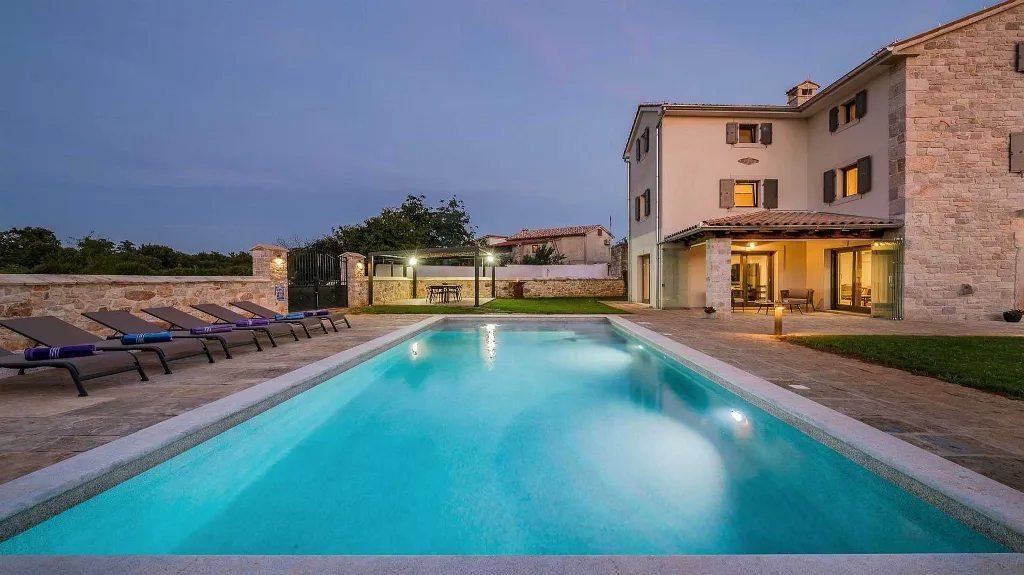 Renovated Villa in Višnjan for 8 Guests