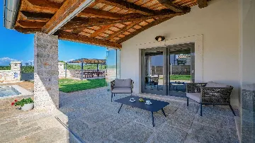 Renovated Villa in Višnjan for 8 Guests