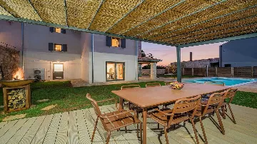 Renovated Villa in Višnjan for 8 Guests