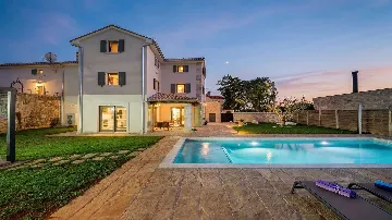 Renovated Villa in Višnjan for 8 Guests