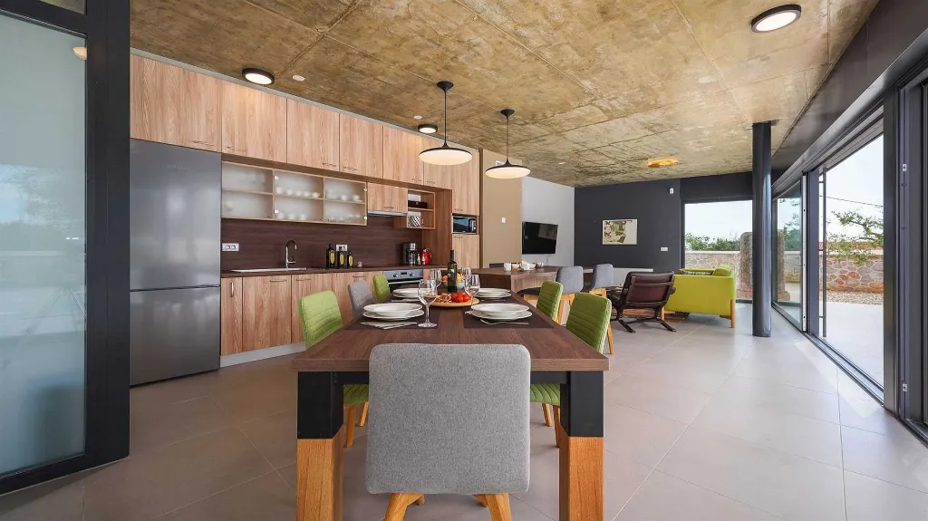 Villa with Heated Pool in Višnjan
