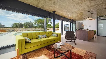 Villa with Heated Pool in Višnjan