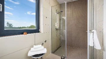 Villa with Heated Pool in Višnjan