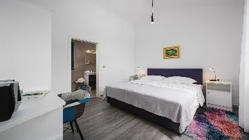 Villa with Heated Pool in Višnjan