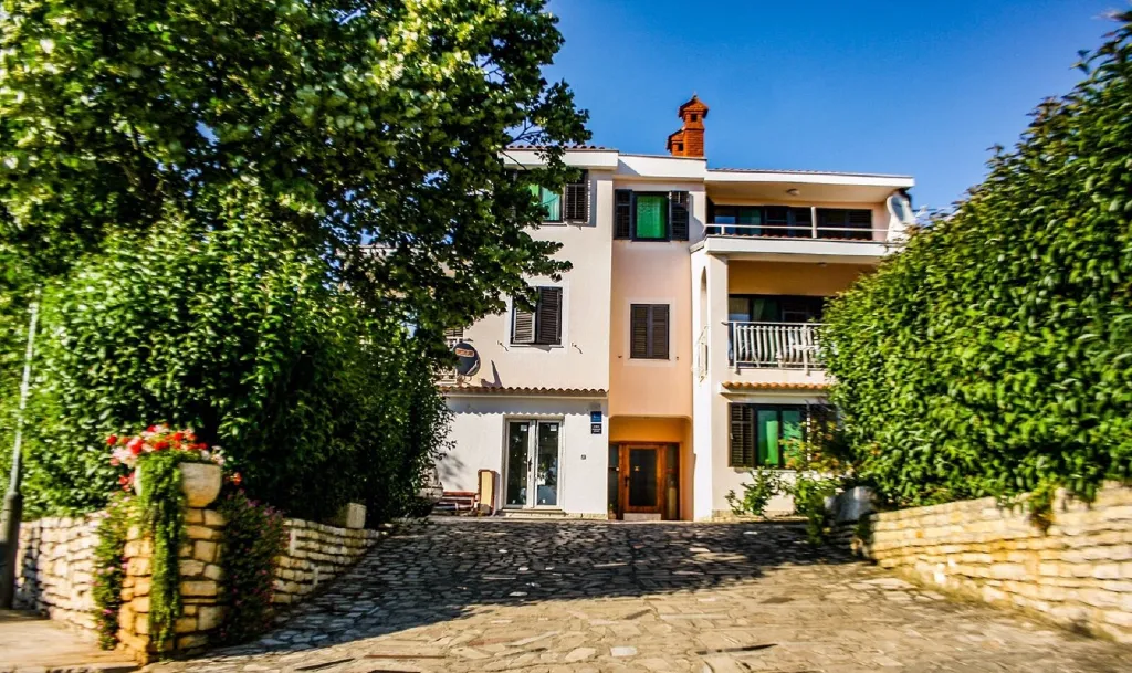 Pula Villa for Up to 12 Guests, Private Pool