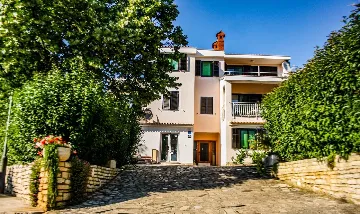 Pula Villa for Up to 12 Guests, Private Pool