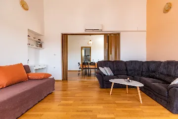 Pula Villa for Up to 12 Guests, Private Pool