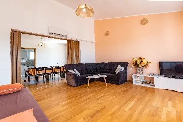 Pula Villa for Up to 12 Guests, Private Pool