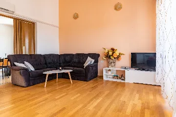 Pula Villa for Up to 12 Guests, Private Pool