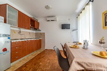 Pula Villa for Up to 12 Guests, Private Pool