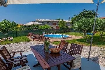 Villa with Pool in Nedešćina