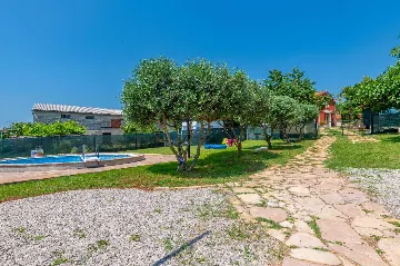 Villa with Pool in Nedešćina