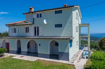 Spacious Family Home with Pool in Labin