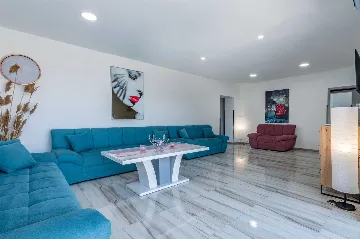 Spacious Family Home with Pool in Labin