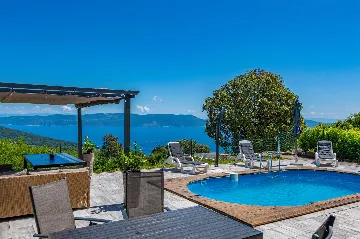 Spacious Family Home with Pool in Labin