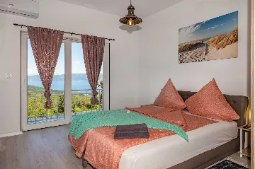 Spacious Family Home with Pool in Labin