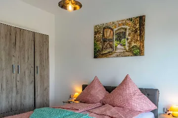 Spacious Family Home with Pool in Labin