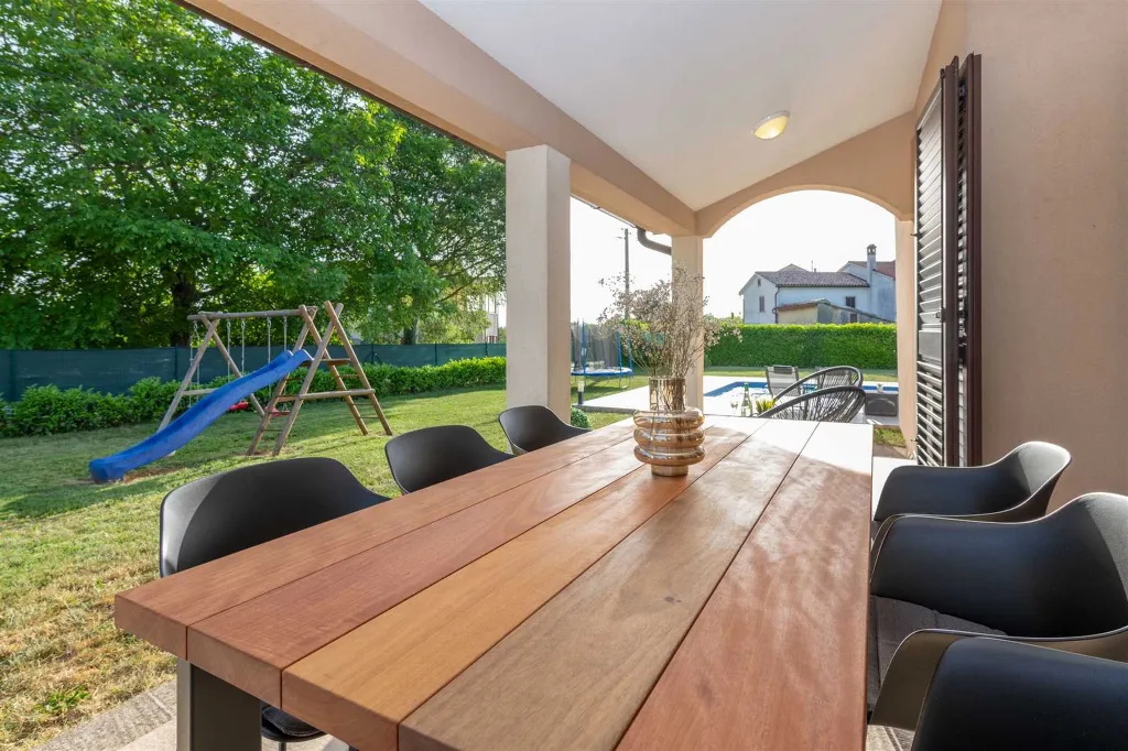 House in Pazin for 8 Guests with Private Pool