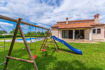 House in Pazin for 8 Guests with Private Pool