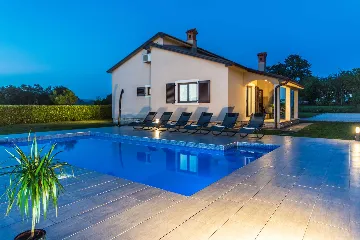 House in Pazin for 8 Guests with Private Pool