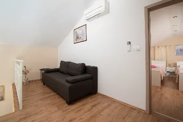 3-Bedroom House in Savičenta with Pool and Grill