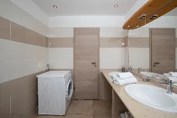 3-Bedroom House in Savičenta with Pool and Grill