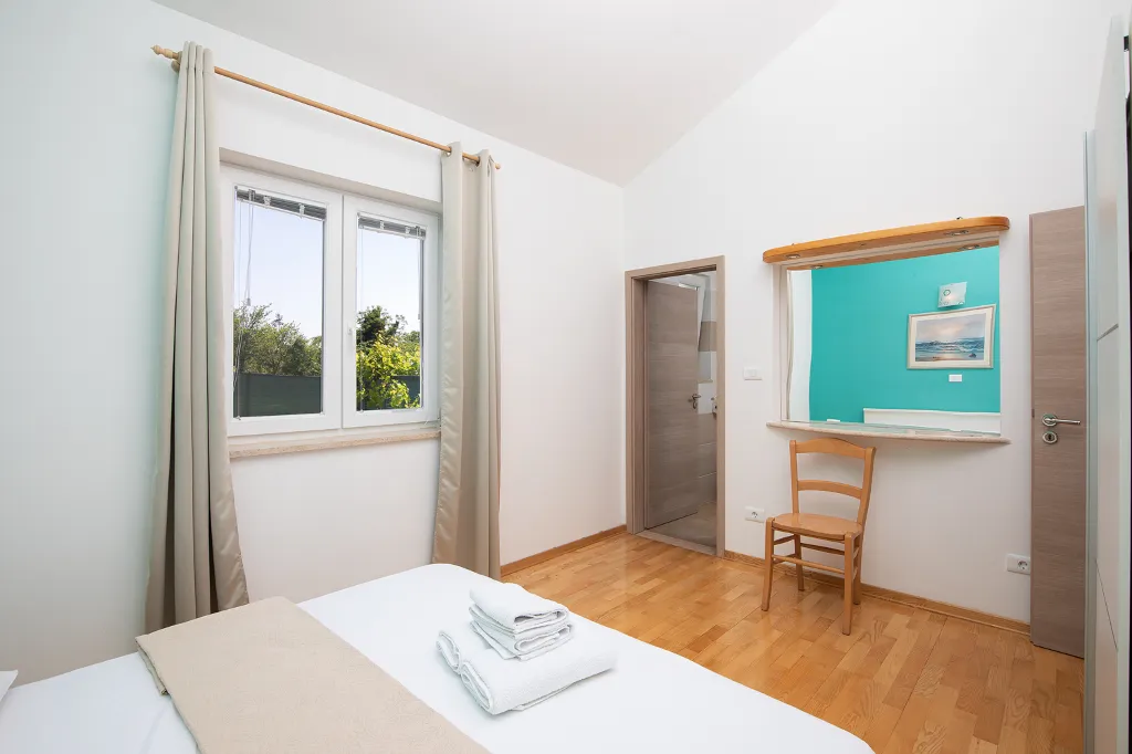 3-Bedroom House in Savičenta with Pool and Grill