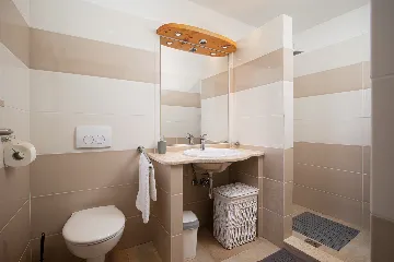 3-Bedroom House in Savičenta with Pool and Grill