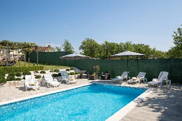 3-Bedroom House in Savičenta with Pool and Grill