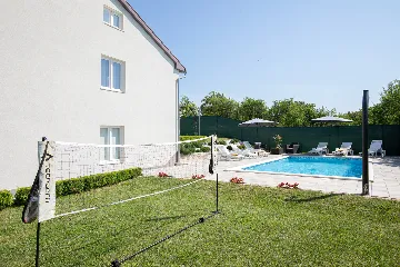 3-Bedroom House in Savičenta with Pool and Grill
