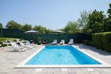 3-Bedroom House in Savičenta with Pool and Grill