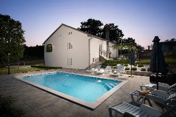 3-Bedroom House in Savičenta with Pool and Grill