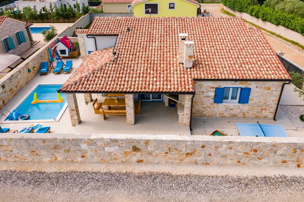 3-Bedroom House in Svetvinčenat for Up to 8 Guests