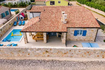 3-Bedroom House in Svetvinčenat for Up to 8 Guests