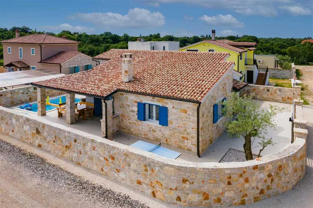 3-Bedroom House in Svetvinčenat for Up to 8 Guests