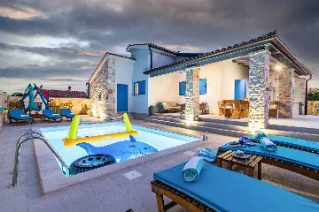 3-Bedroom House in Svetvinčenat for Up to 8 Guests