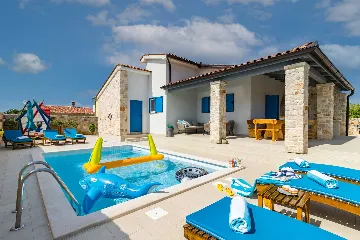 3-Bedroom House in Svetvinčenat for Up to 8 Guests