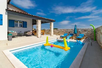 3-Bedroom House in Svetvinčenat for Up to 8 Guests