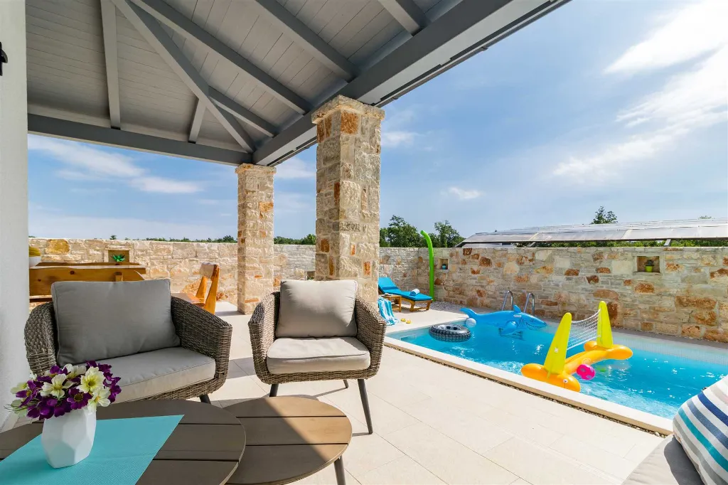 3-Bedroom House in Svetvinčenat for Up to 8 Guests