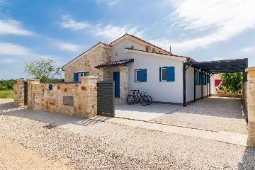 3-Bedroom House in Svetvinčenat for Up to 8 Guests